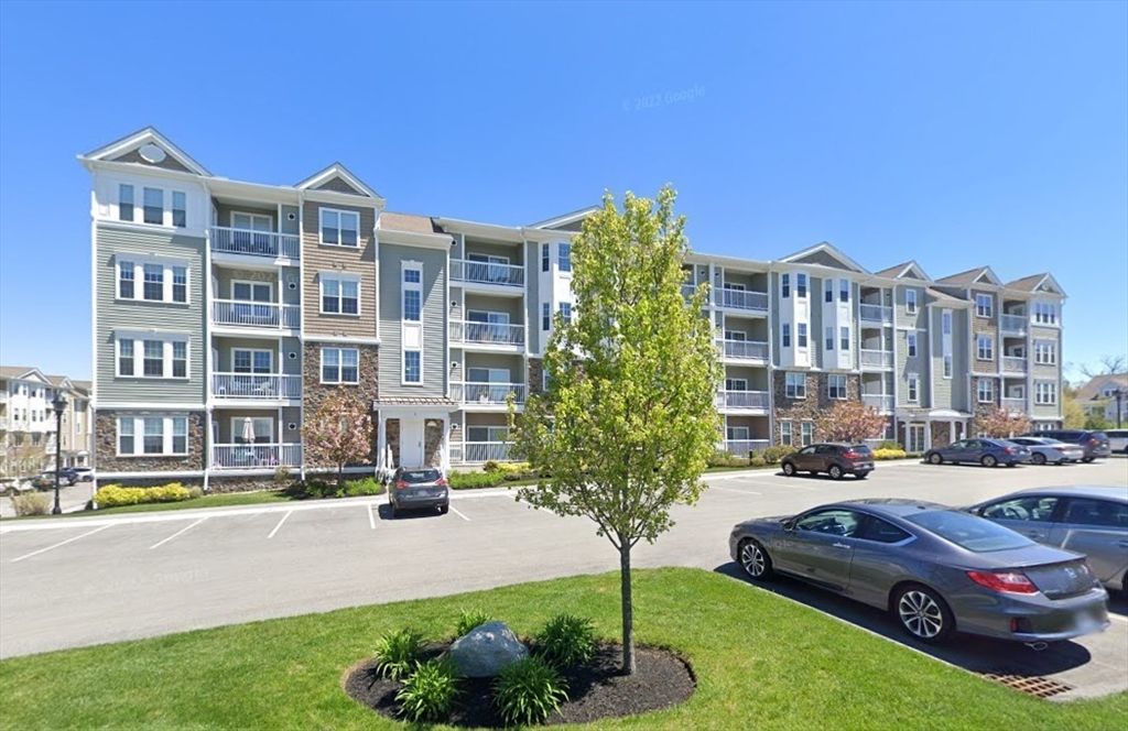 1 Francis Dr 405, Andover, MA 01810