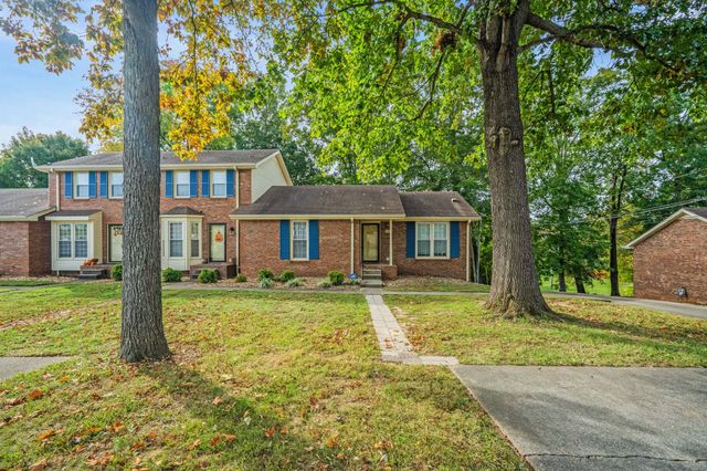 3084 Woody Ln, Clarksville, TN 37043