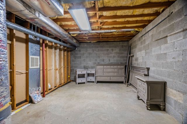 3084 Woody Ln, Clarksville, TN 37043