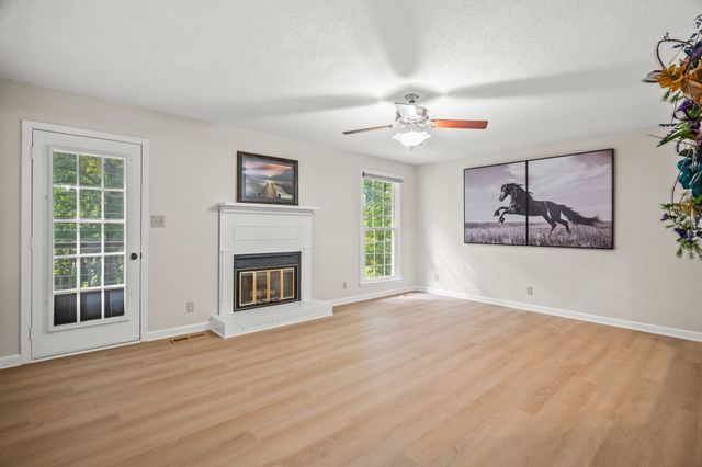 3084 Woody Ln, Clarksville, TN 37043