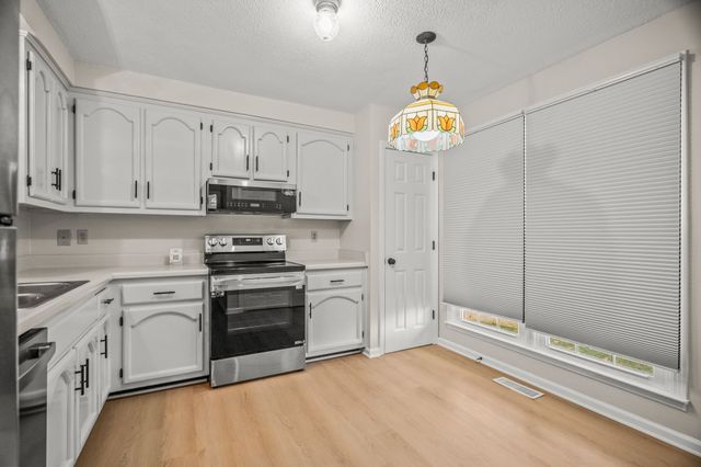 3084 Woody Ln, Clarksville, TN 37043