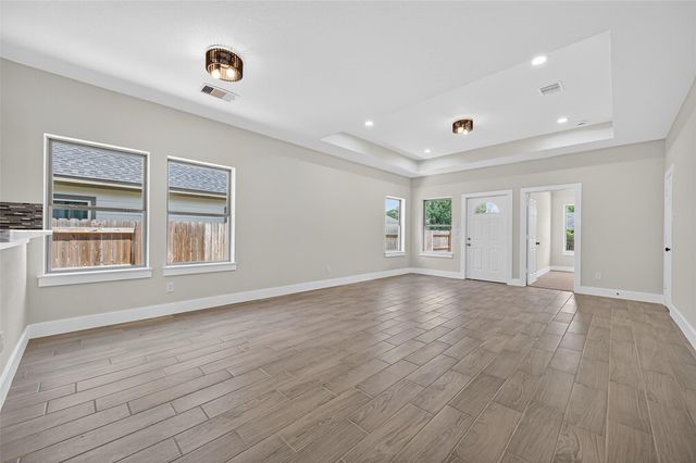 1105 Lyle W Avenue, Cleveland, TX 77327