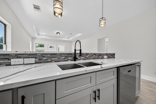 1105 Lyle W Avenue, Cleveland, TX 77327