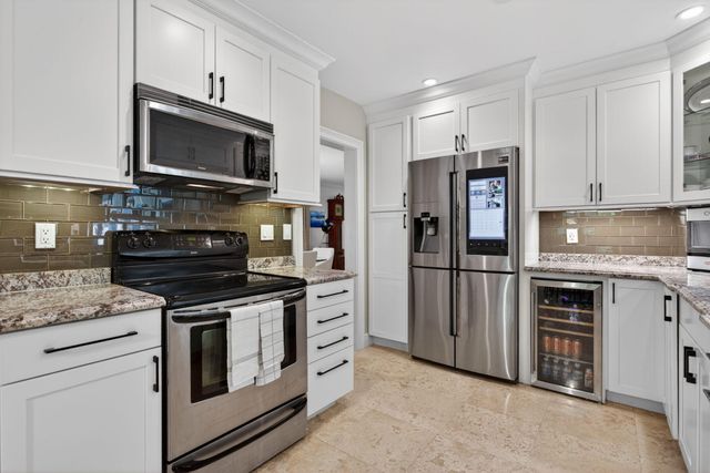 2812 NW 12th Avenue, Wilton Manors, FL 33311