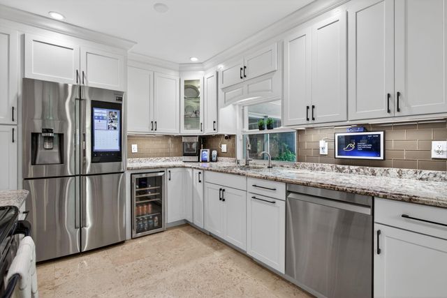 2812 NW 12th Avenue, Wilton Manors, FL 33311