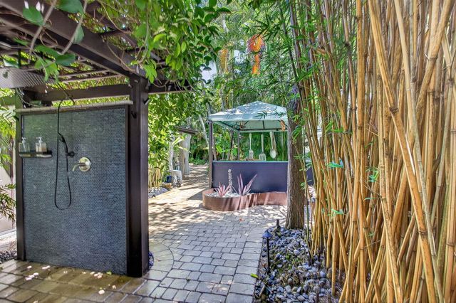 2812 NW 12th Avenue, Wilton Manors, FL 33311