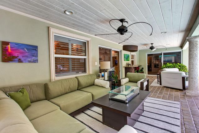 2812 NW 12th Avenue, Wilton Manors, FL 33311