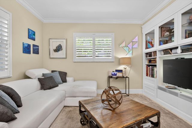 2812 NW 12th Avenue, Wilton Manors, FL 33311