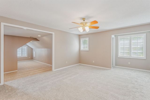 8509 E Stoneridge Ln, Wichita, KS 67206