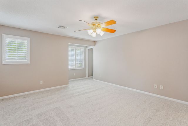 8509 E Stoneridge Ln, Wichita, KS 67206