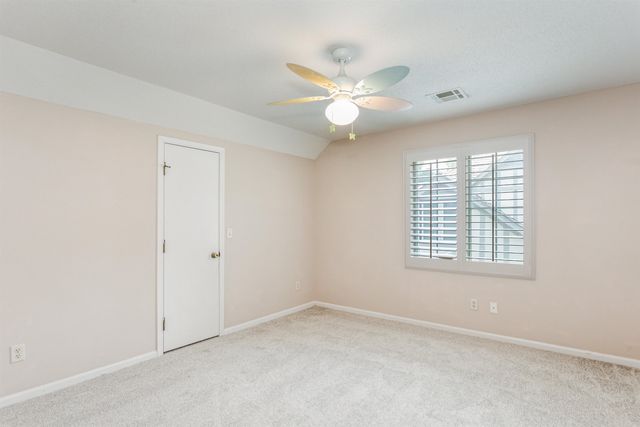 8509 E Stoneridge Ln, Wichita, KS 67206