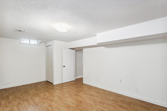 8509 E Stoneridge Ln, Wichita, KS 67206