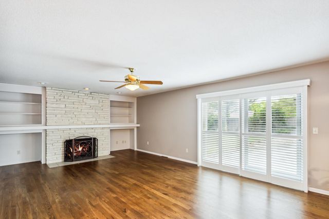 8509 E Stoneridge Ln, Wichita, KS 67206