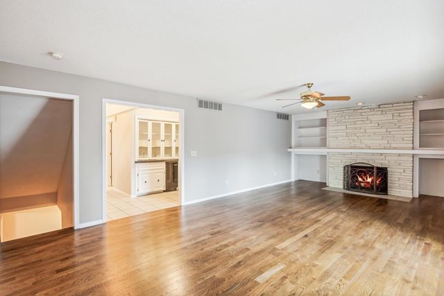 8509 E Stoneridge Ln, Wichita, KS 67206