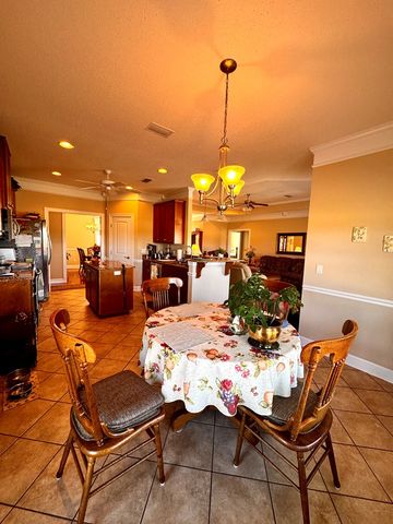 112 Cannondale Cir, Cowarts, AL 36321