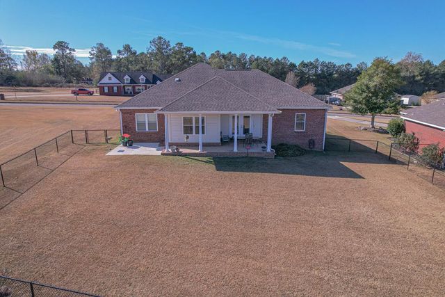 112 Cannondale Cir, Cowarts, AL 36321