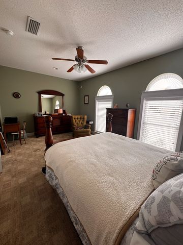 112 Cannondale Cir, Cowarts, AL 36321