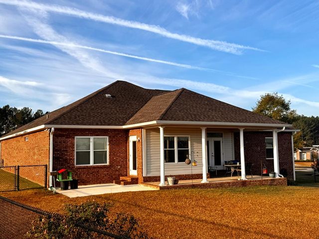 112 Cannondale Cir, Cowarts, AL 36321