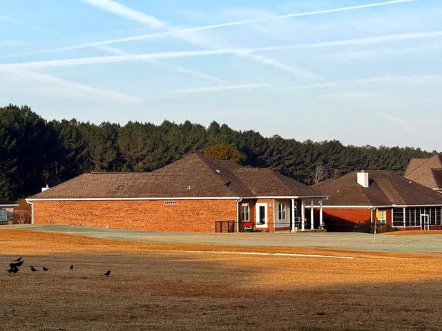 112 Cannondale Cir, Cowarts, AL 36321