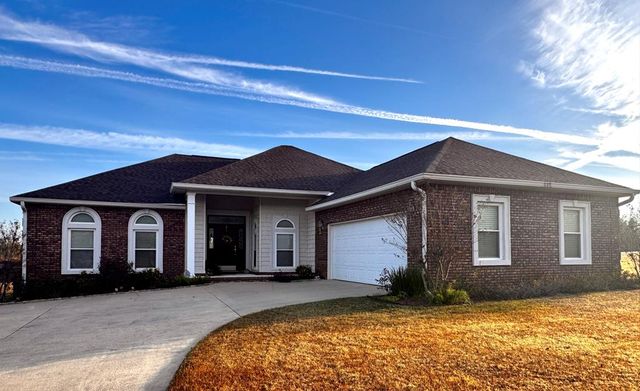 112 Cannondale Cir, Cowarts, AL 36321