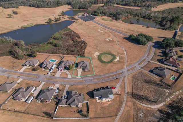 112 Cannondale Cir, Cowarts, AL 36321