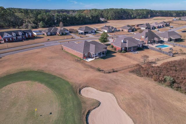 112 Cannondale Cir, Cowarts, AL 36321