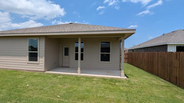 1000 TRACTION Trail, Cleburne, TX 76031