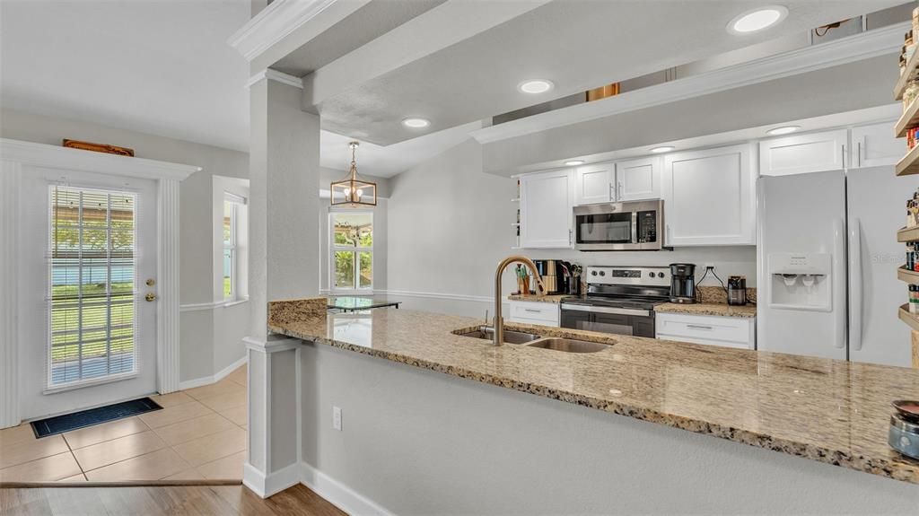 Image 10 of property listing at 2232 PALMVIEW CIRCLE W, Auburndale, FL 33823