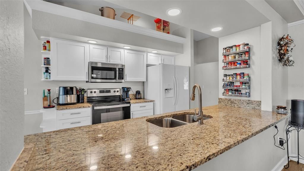 Image 11 of property listing at 2232 PALMVIEW CIRCLE W, Auburndale, FL 33823