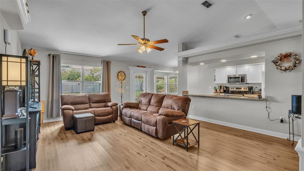 Image 7 of property listing at 2232 PALMVIEW CIRCLE W, Auburndale, FL 33823