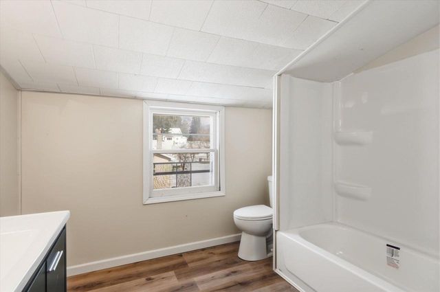 712 LOUISA STREET, Crivitz, WI 54114