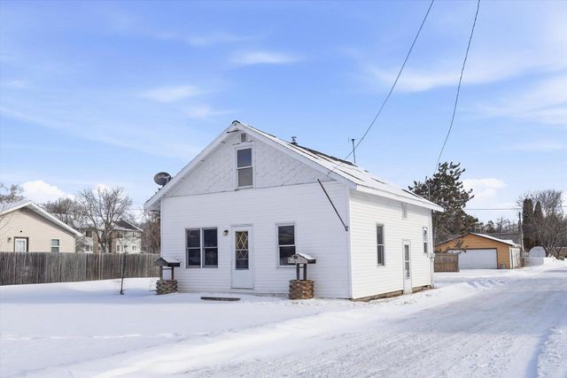 712 LOUISA STREET, Crivitz, WI 54114