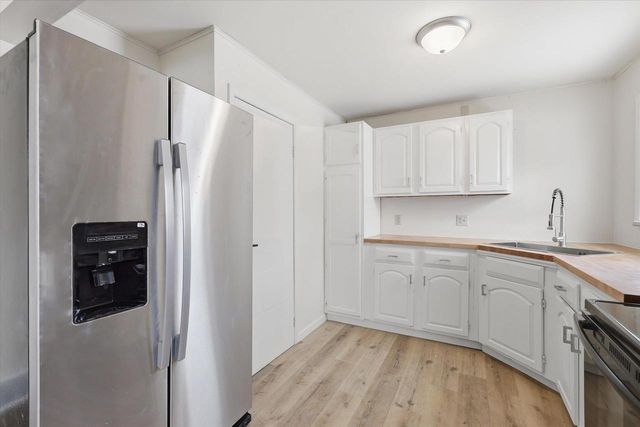 712 LOUISA STREET, Crivitz, WI 54114