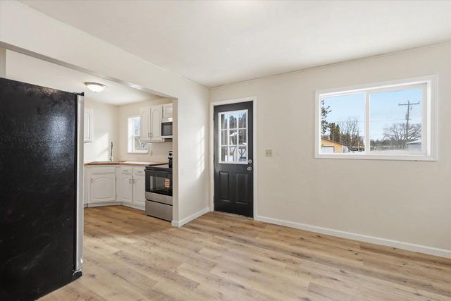 712 LOUISA STREET, Crivitz, WI 54114