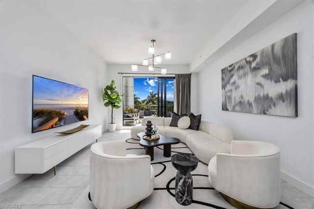 1111 Central AVE # 401, Naples, FL 34102