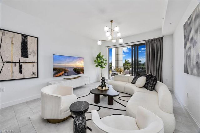 1111 Central AVE # 401, Naples, FL 34102