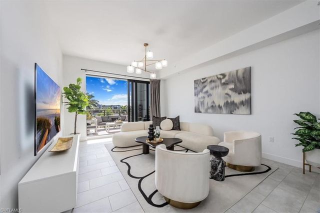 1111 Central AVE # 401, Naples, FL 34102