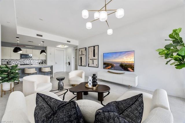 1111 Central AVE # 401, Naples, FL 34102