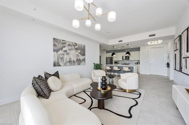 1111 Central AVE # 401, Naples, FL 34102