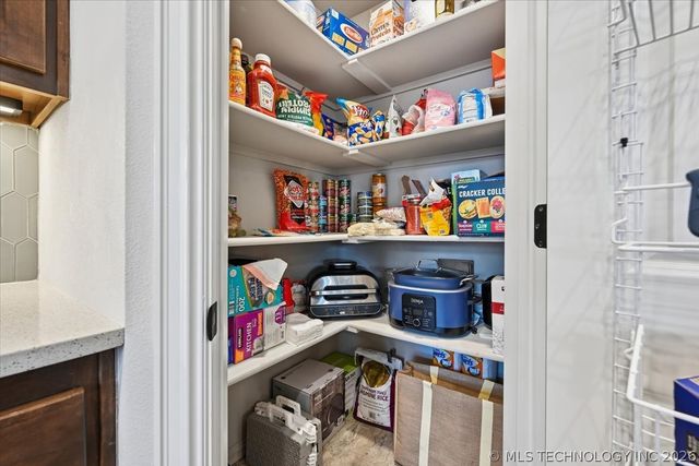 5433 Skylane Drive, Sand Springs, OK 74063