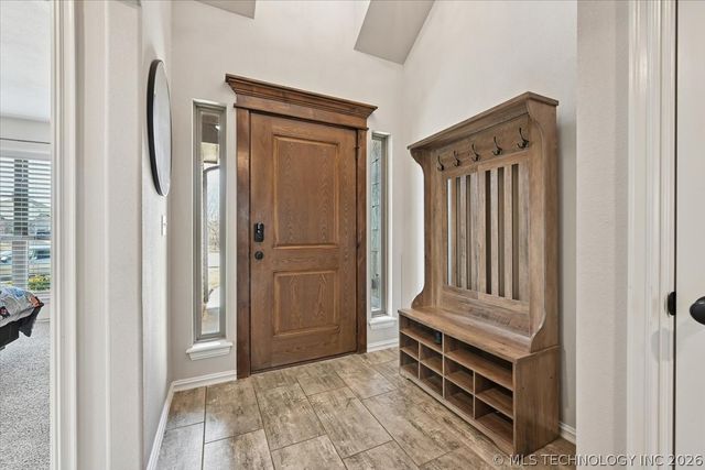 5433 Skylane Drive, Sand Springs, OK 74063