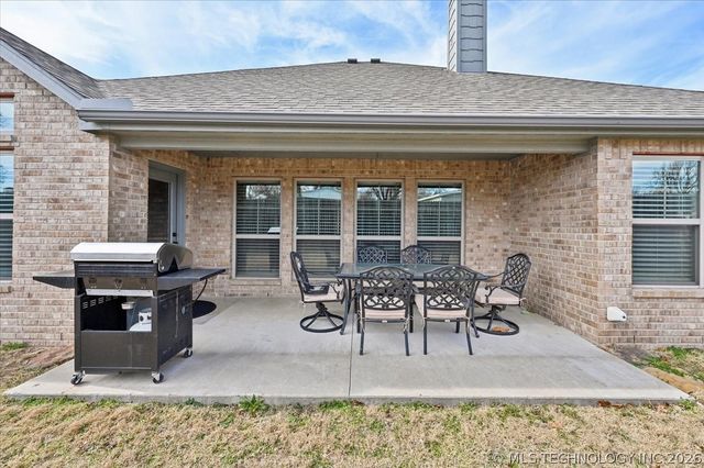 5433 Skylane Drive, Sand Springs, OK 74063