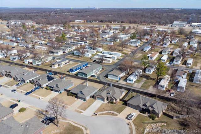 5433 Skylane Drive, Sand Springs, OK 74063