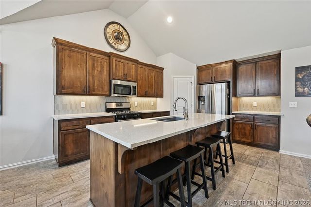 5433 Skylane Drive, Sand Springs, OK 74063