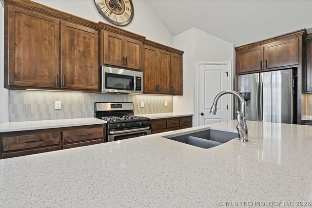 5433 Skylane Drive, Sand Springs, OK 74063