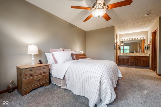1642 Waterford Drive, Zionsville, IN 46077