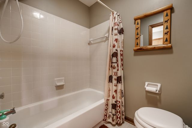 1642 Waterford Drive, Zionsville, IN 46077