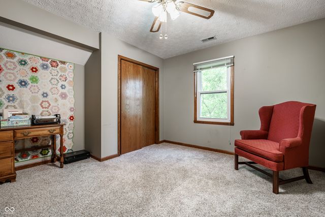 1642 Waterford Drive, Zionsville, IN 46077