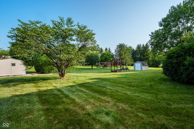 1642 Waterford Drive, Zionsville, IN 46077