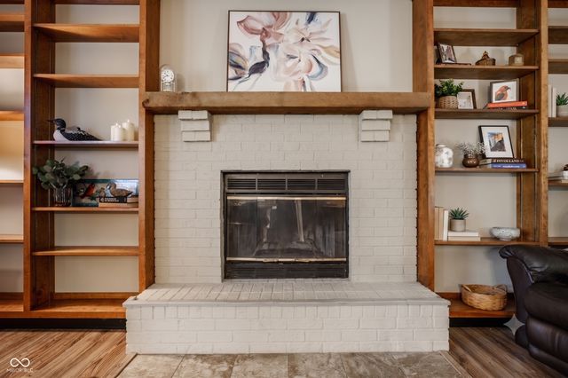 1642 Waterford Drive, Zionsville, IN 46077